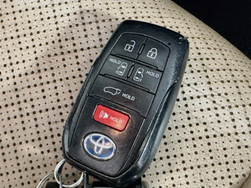 Used 2022 Wind Chill Pearl Toyota Limited image 40