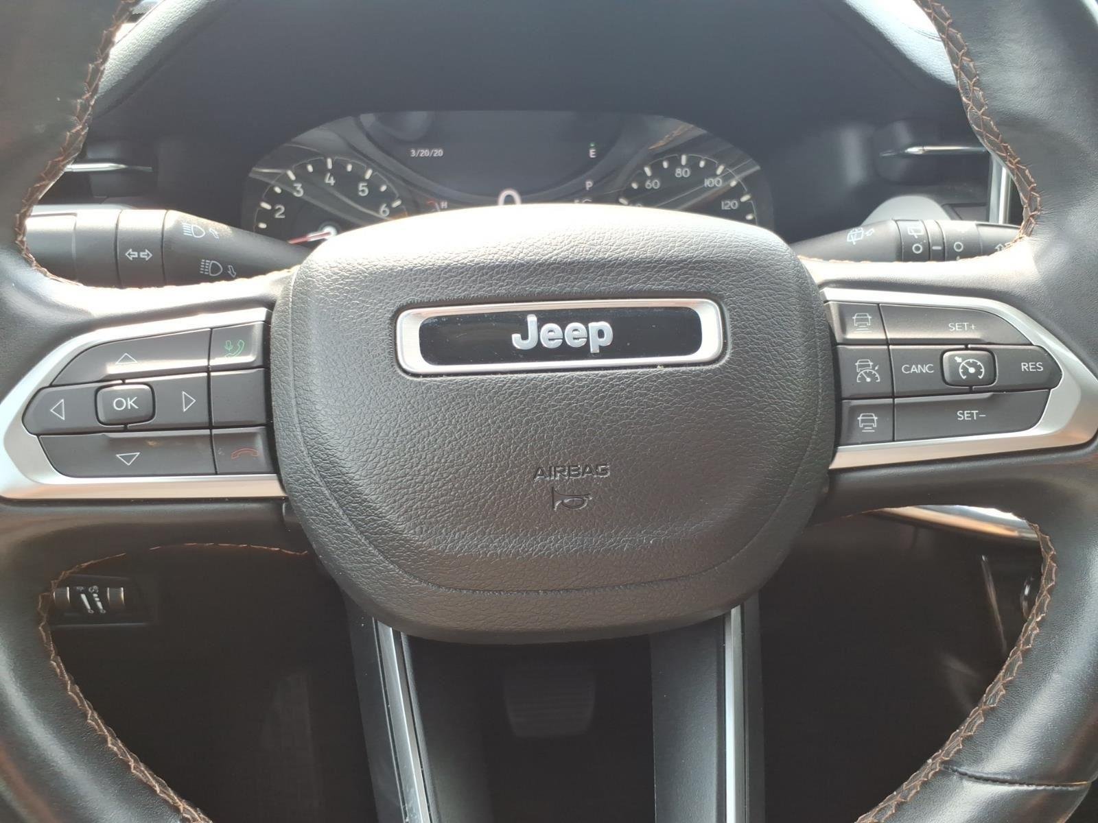 Used 2022 Diamond Black Crystal Pearlcoat Jeep Limited image 13