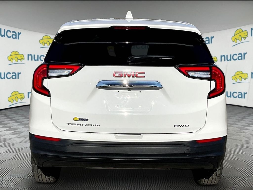 Used 2024 White GMC SLE image 5