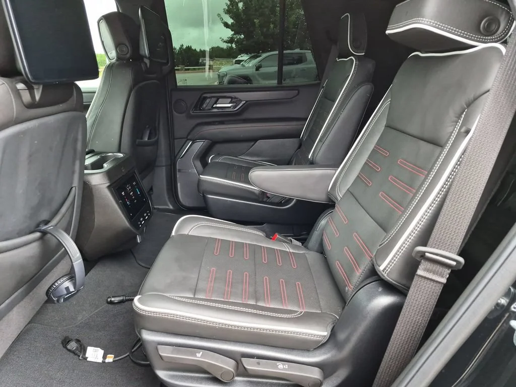 Certified Used 2025 Onyx Black GMC AT4 Ultimate image 40