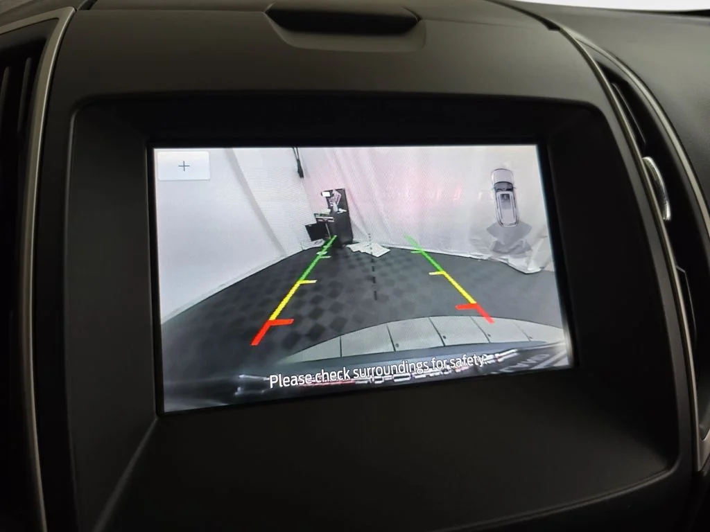 Used 2019 Gray Ford SEL image 25