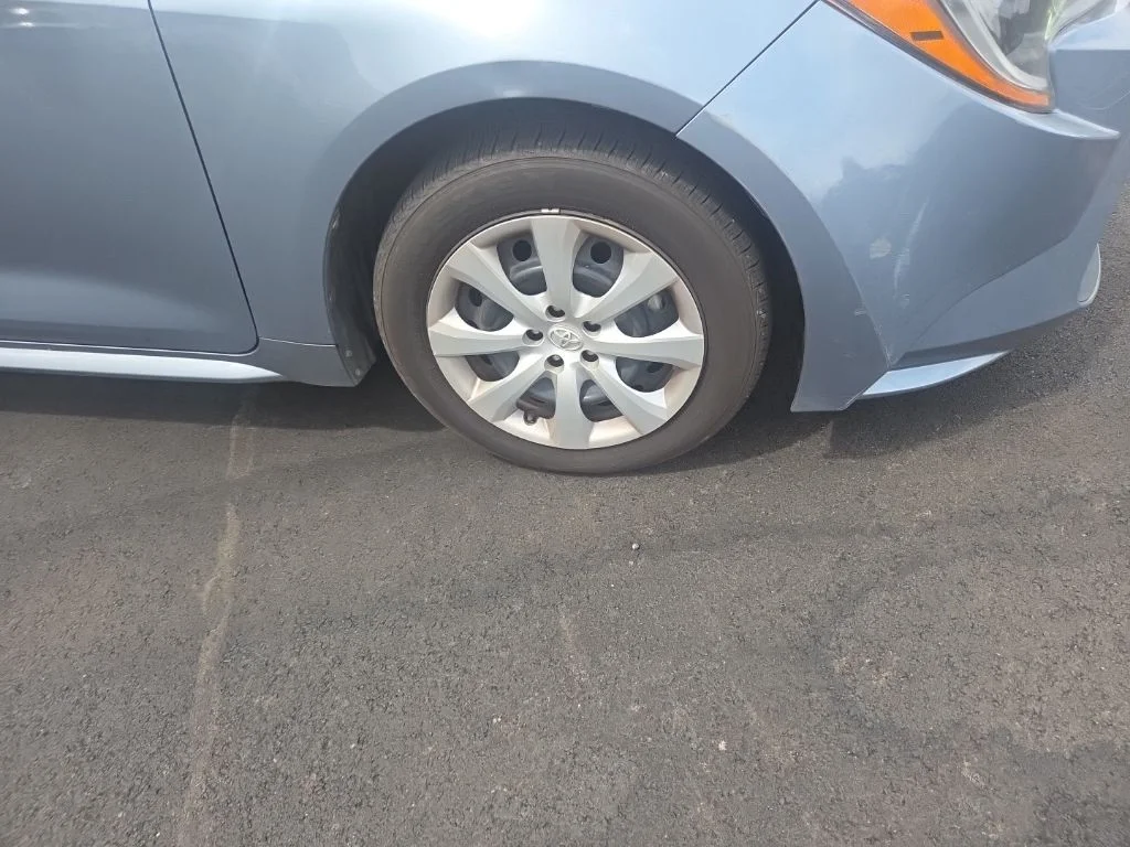 Certified Used 2020  Toyota LE image 13