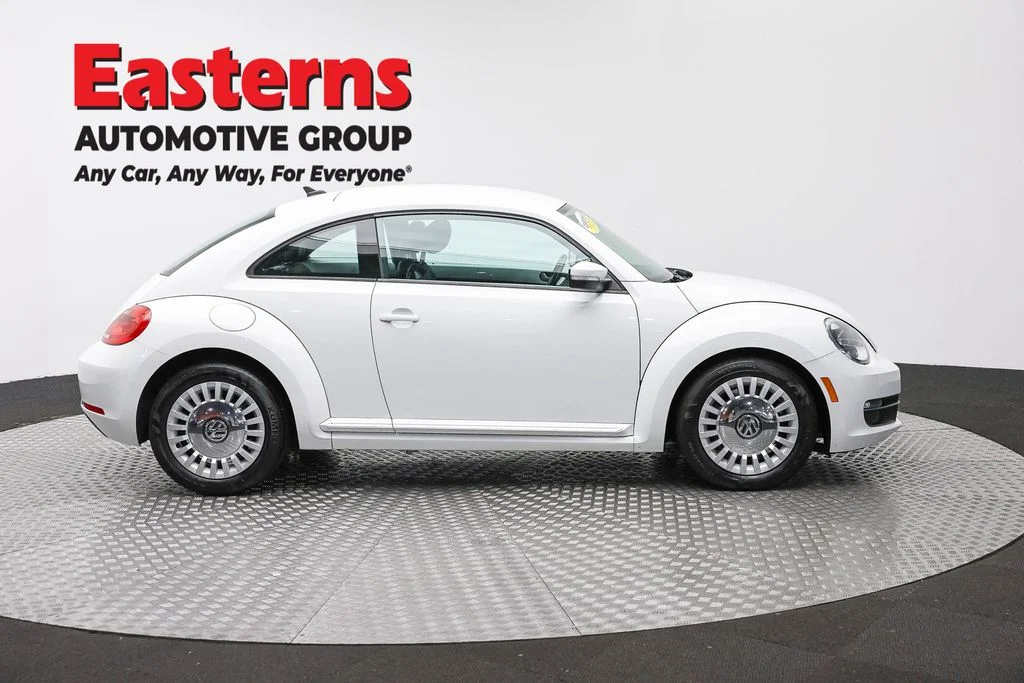 Used 2015 White Volkswagen 1.8T image 4