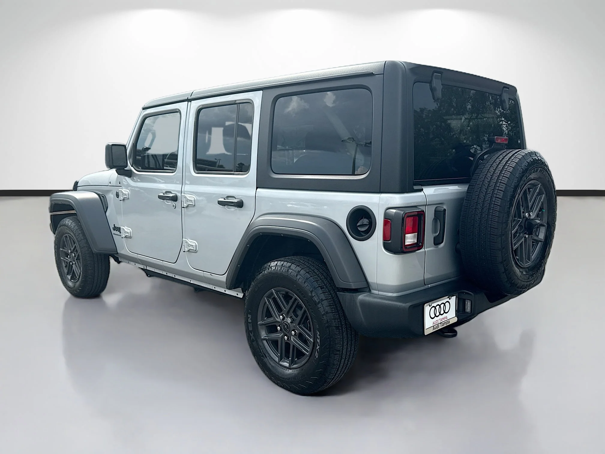 Used 2024 Silver Zynith Clearcoat Jeep Sport S image 5