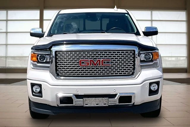 Used 2015 White GMC Denali image 3