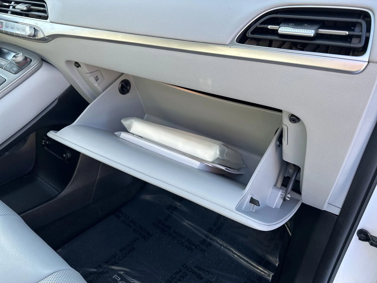 Used 2021 White Hyundai SEL image 34