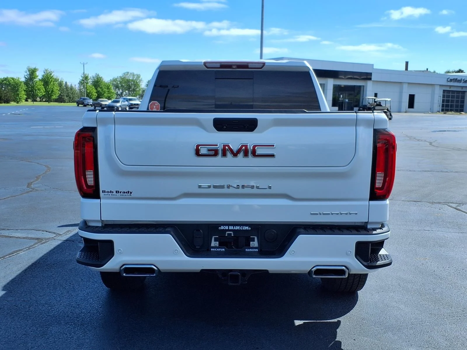 Used 2019 White GMC Denali image 27