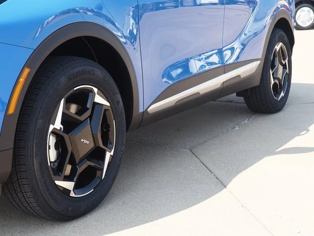 2026 Kia Sportage EX - Photo 17