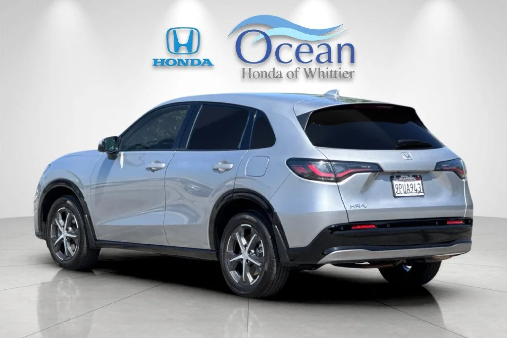 Certified Used 2025 Lunar Silver Metallic Honda EX-L image 6