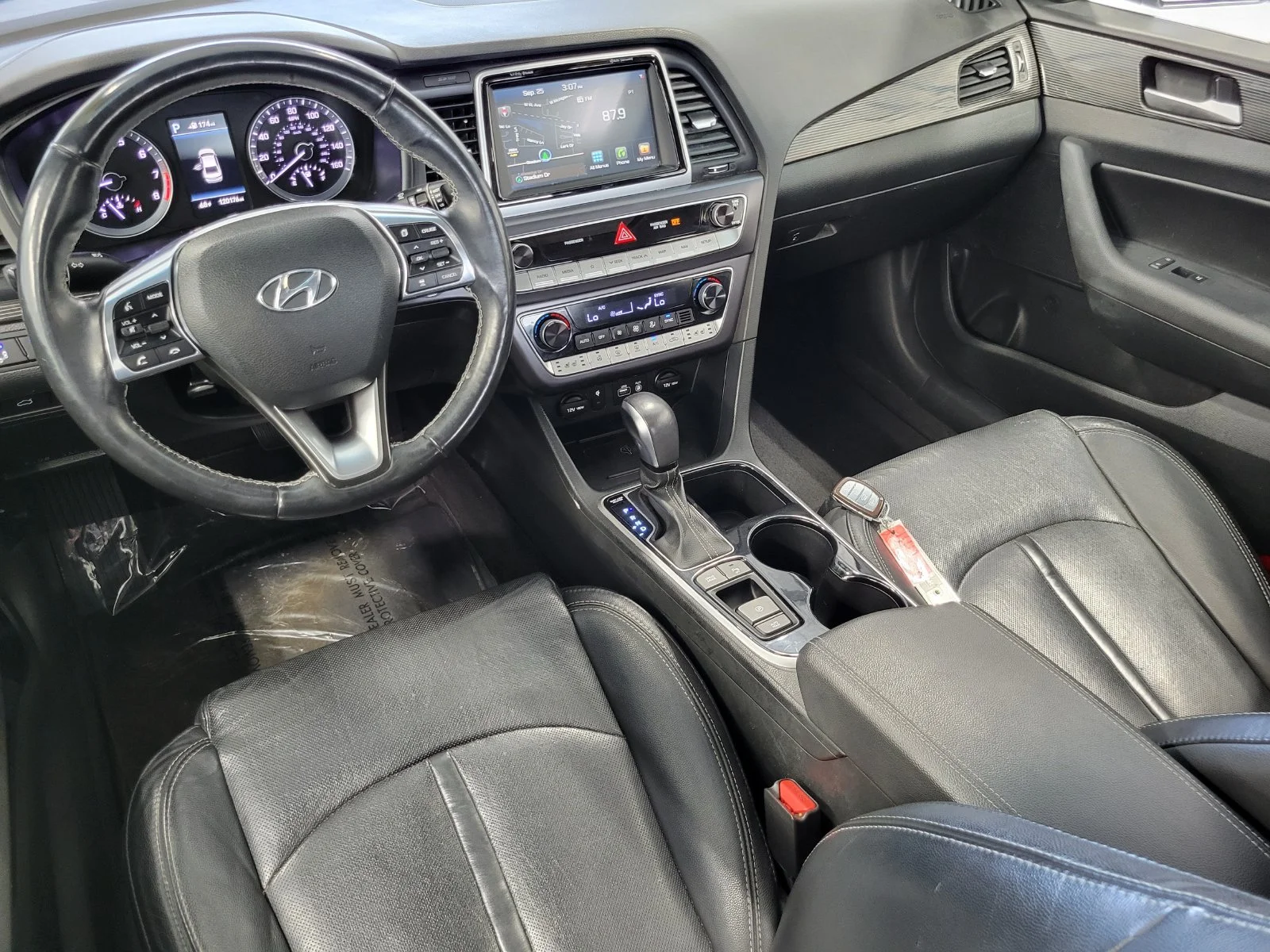 Used 2018 White Hyundai Limited image 26