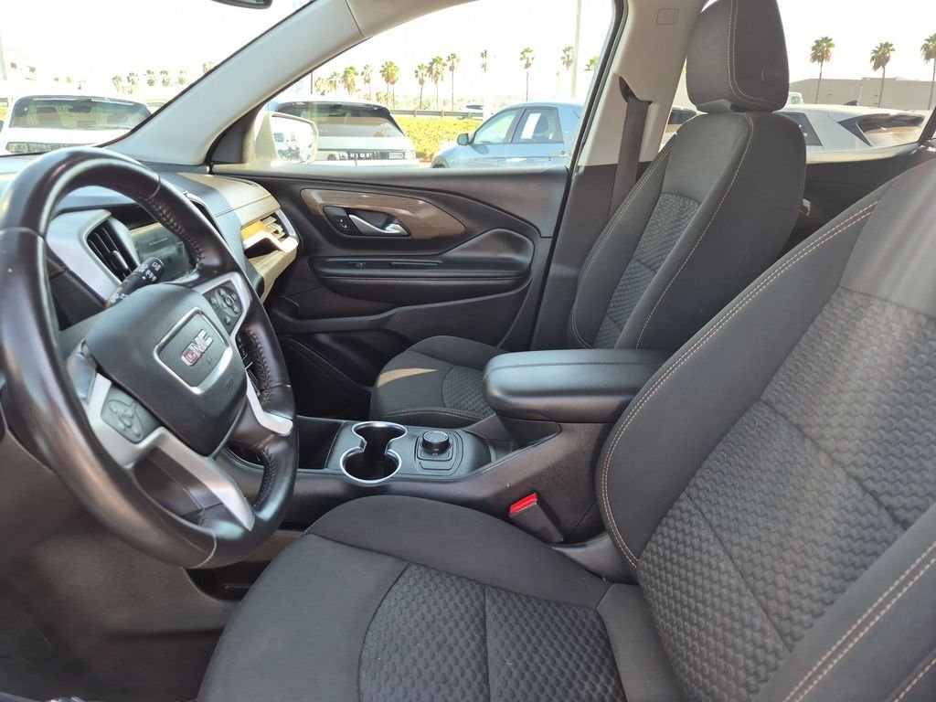 Used 2018 White GMC SLE image 15