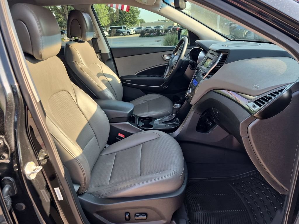 Used 2014 Black Hyundai Base image 23