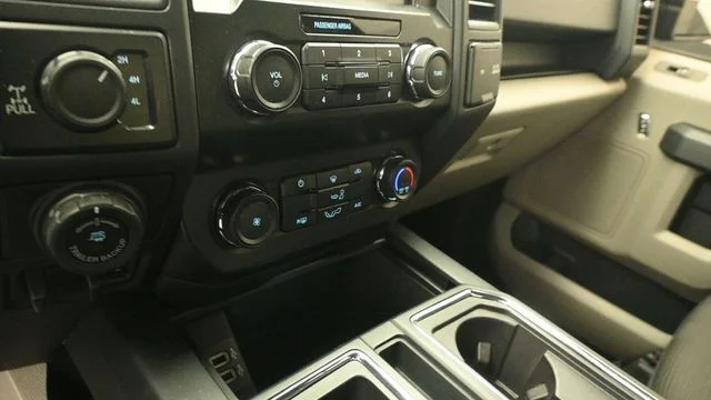 Used 2019 Magnetic Ford XL image 18