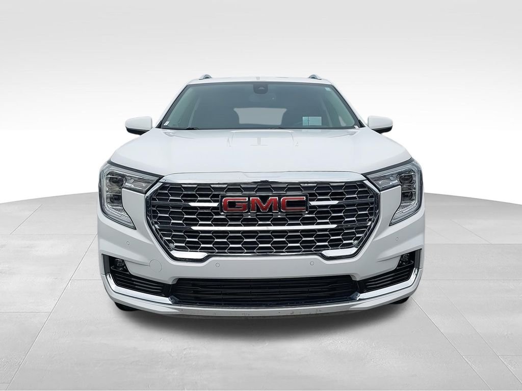 Used 2022 White GMC Denali image 3