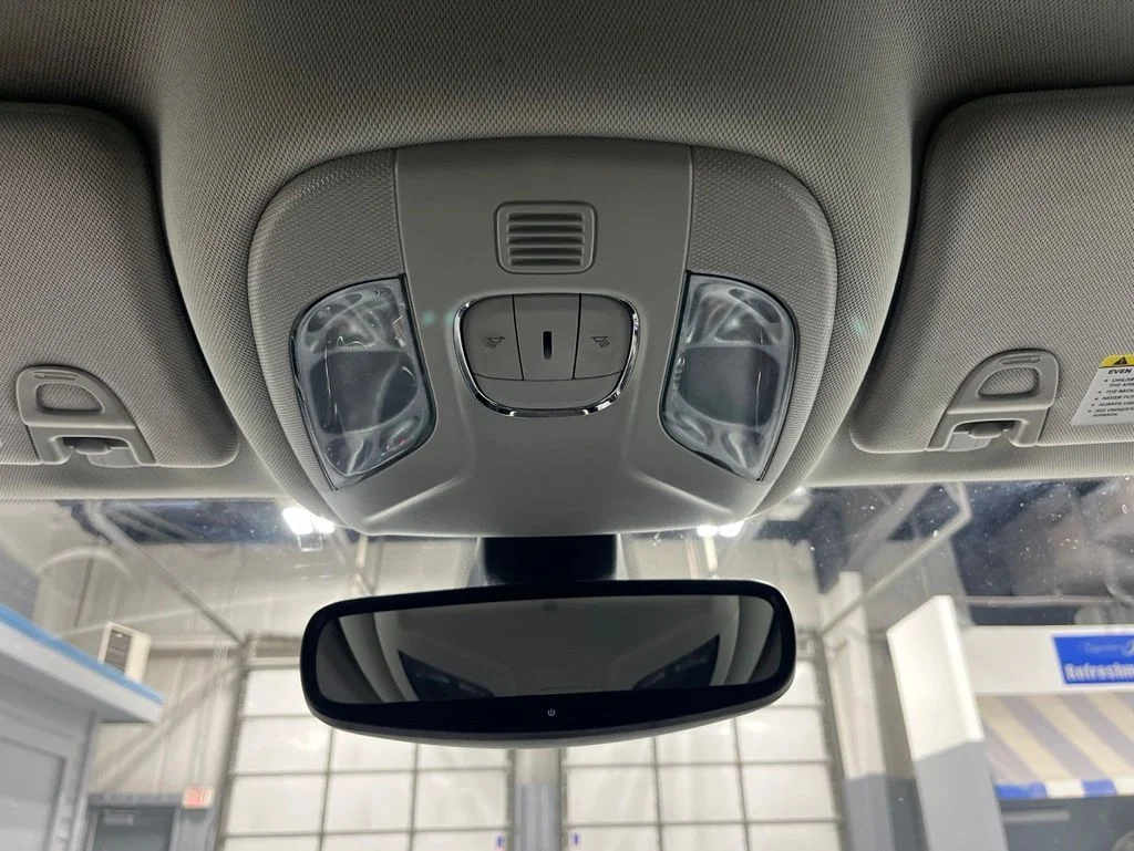 Used 2019 White Clearcoat Jeep Latitude image 32