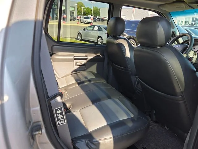 Used 2004 Silver Ford XLS image 14