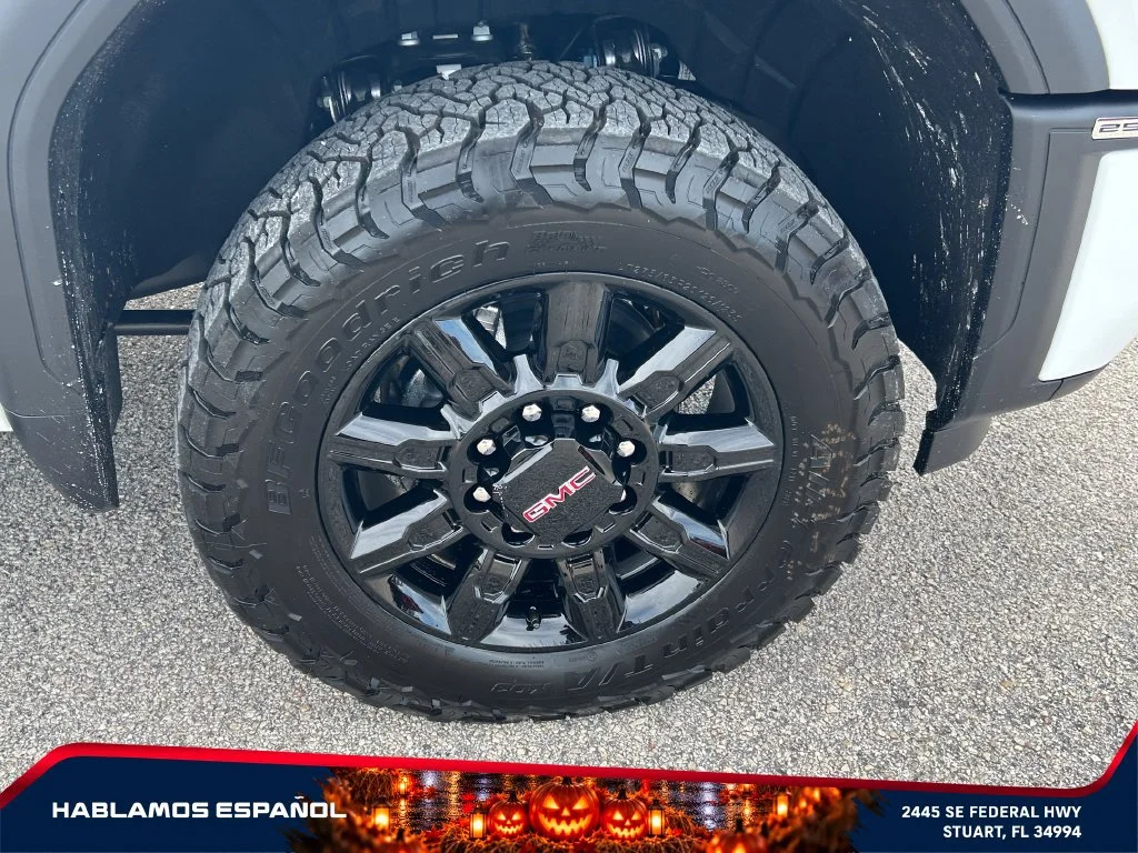 New 2026 Summit White GMC AT4 image 21
