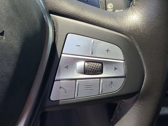 Used 2022 White BMW sDrive30i image 24