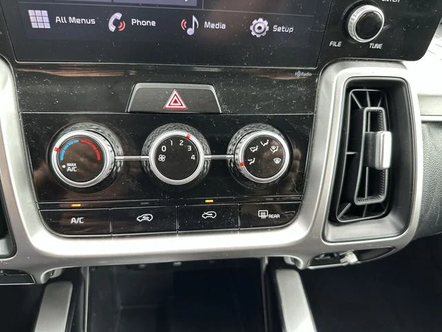 Used 2022 Red Kia LX image 18
