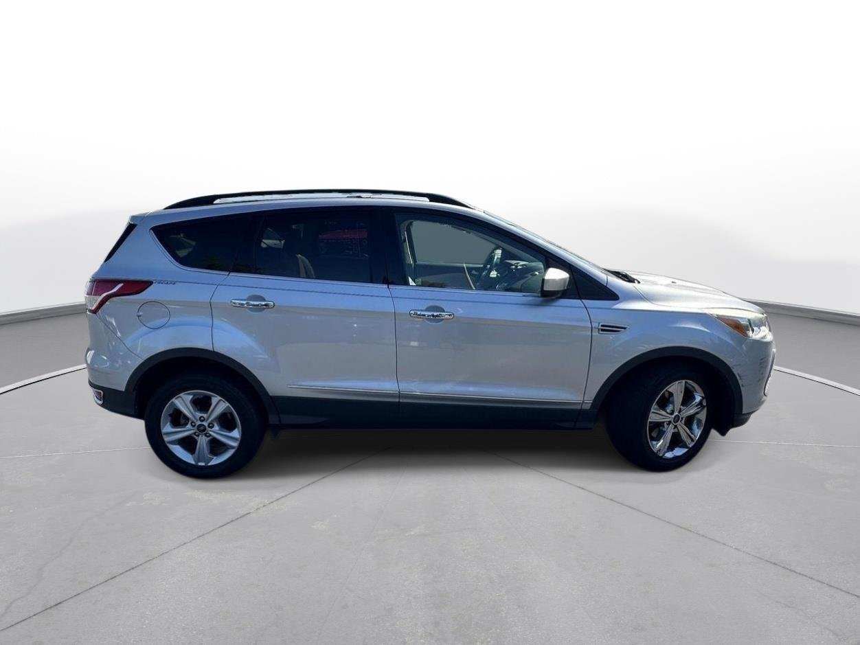 Used 2014 Ingot Silver Metallic Ford SE image 5