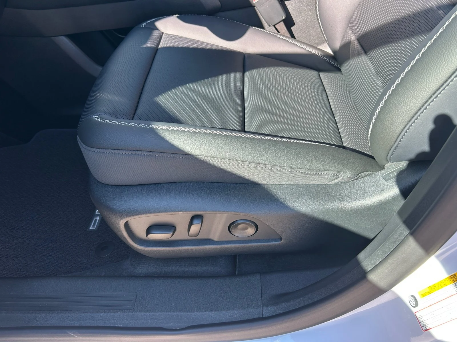New 2027 Glacier White Tricoat GMC AWD Denali image 15