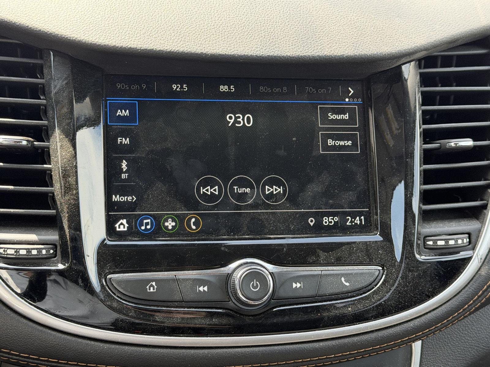Used 2019 Summit White Chevrolet LT image 8