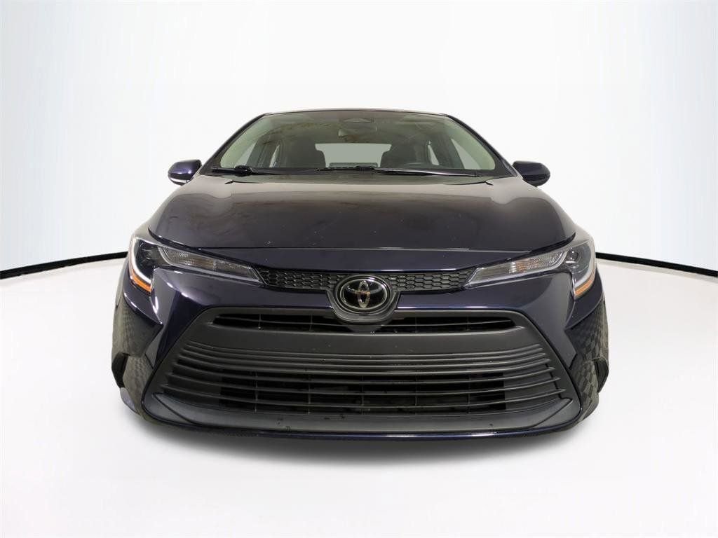 Used 2024  Toyota LE image 3