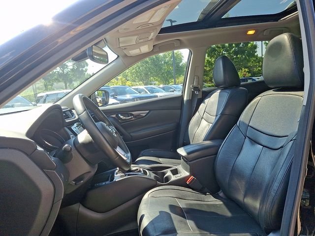 Used 2020 Black Nissan SL image 13