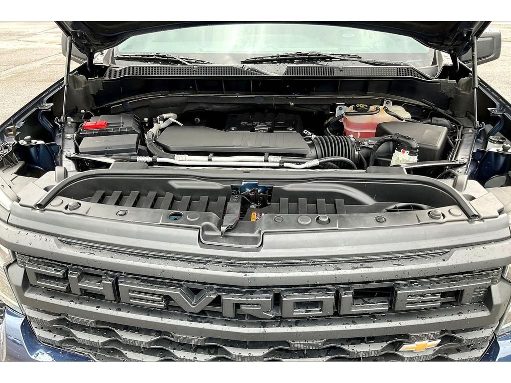Used 2022 Northsky Blue Metallic Chevrolet Custom image 8