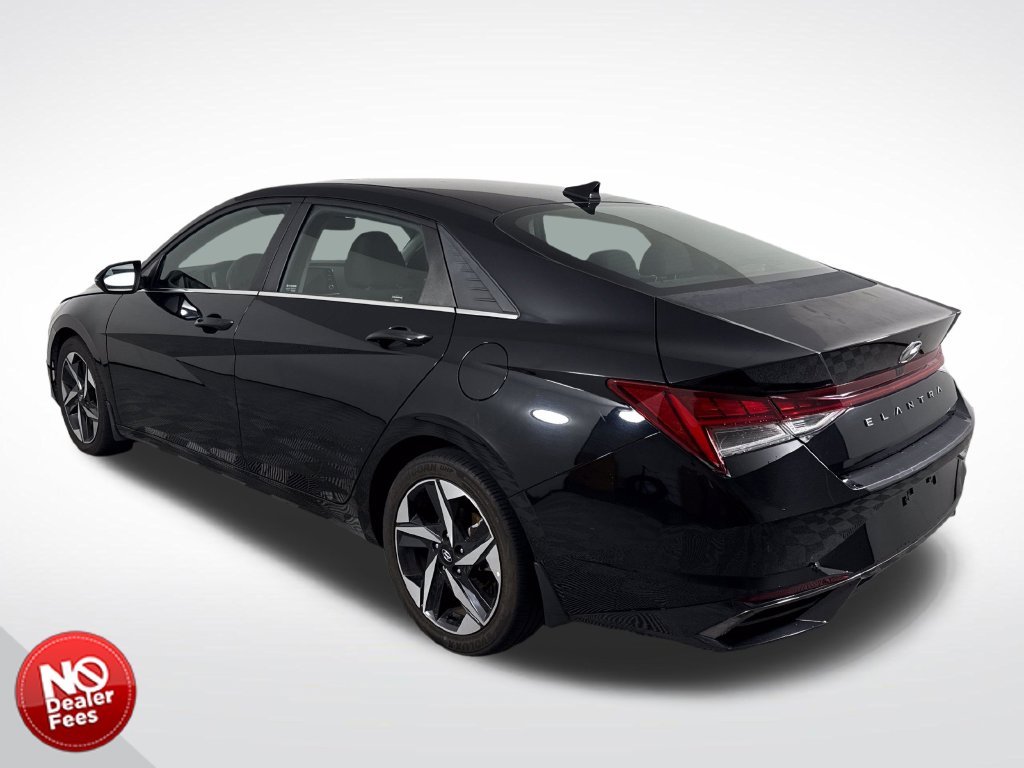 Used 2022 Black Hyundai SEL image 6