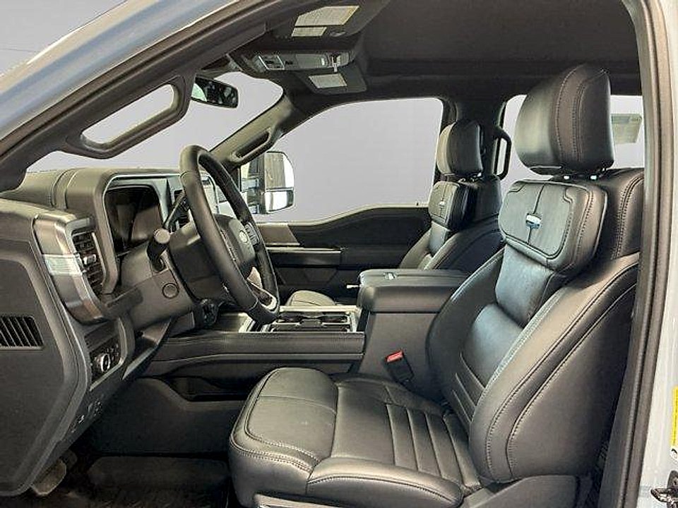 New 2026 Glacier Gray Metallic Tri-Coat Ford F-250® Platinum® image 9