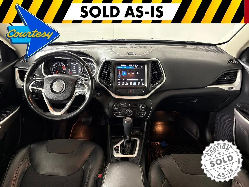 Used 2018 Silver Jeep Latitude Plus image 38