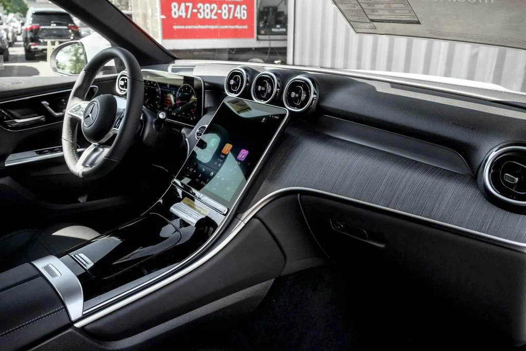 New 2026 Polar White Mercedes-Benz GLC 300 image 53