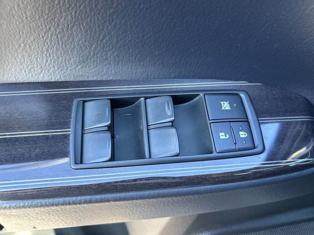 Certified Used 2021 Onyx Black Lexus 460 image 28