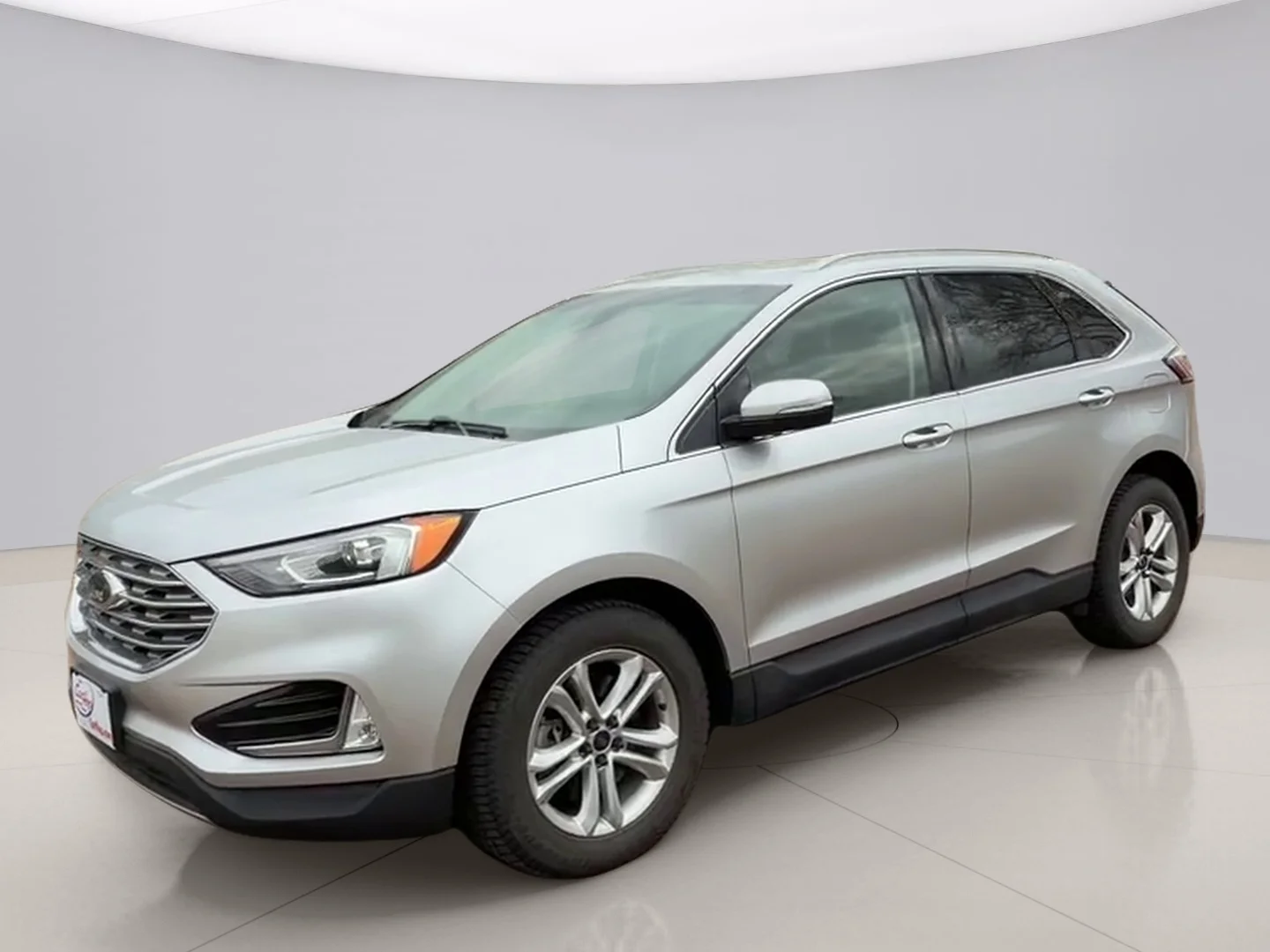 Used 2019 Gray Ford SEL image 1