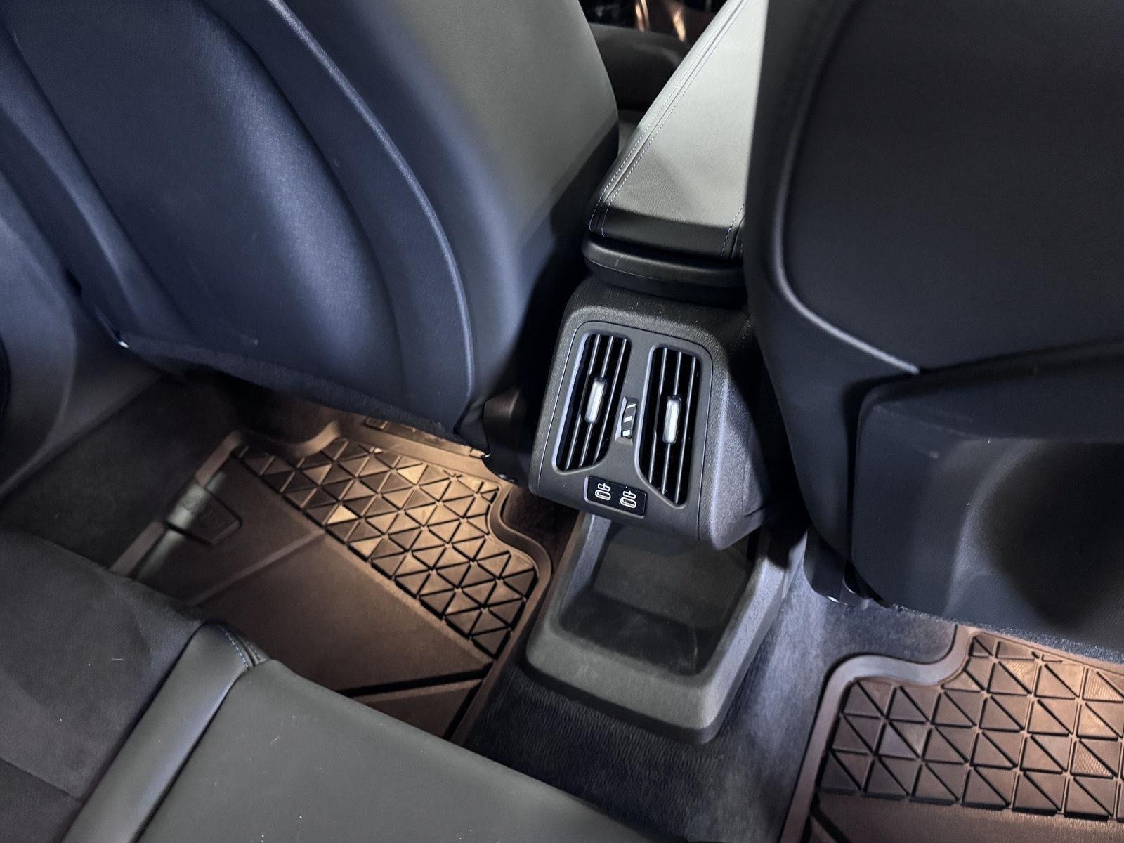 2025 BMW X1 M35i - Photo 19