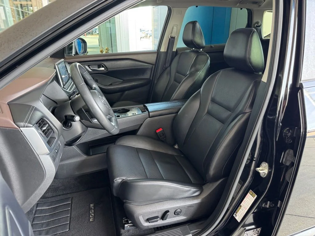 Used 2023 Black Nissan SV image 19