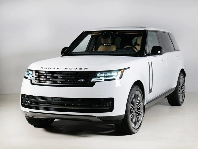2026 Land Rover Range Rover 3.0 SE LWB 7's photo