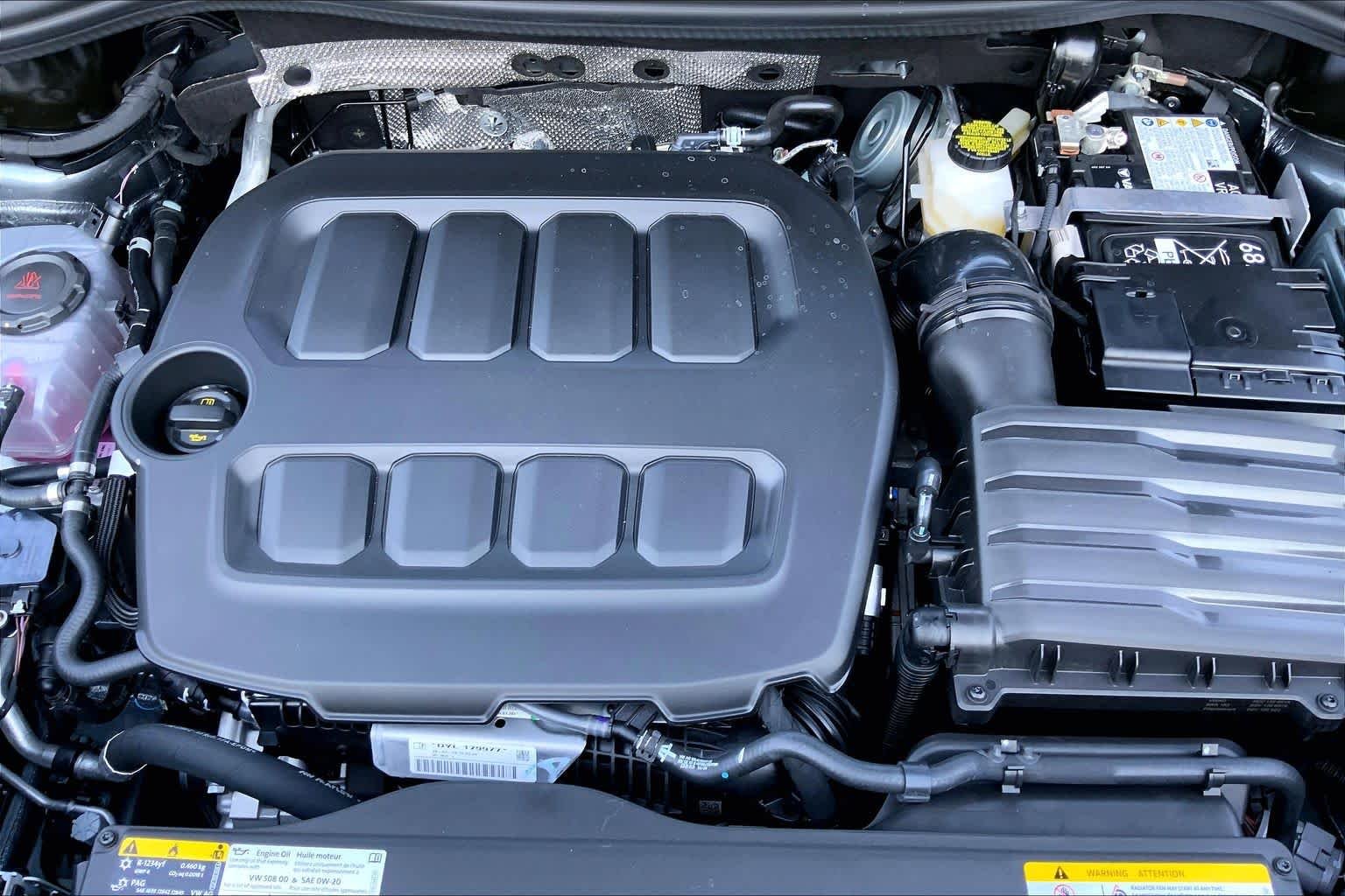New 2026 Platinum Gray M Volkswagen SE image 16