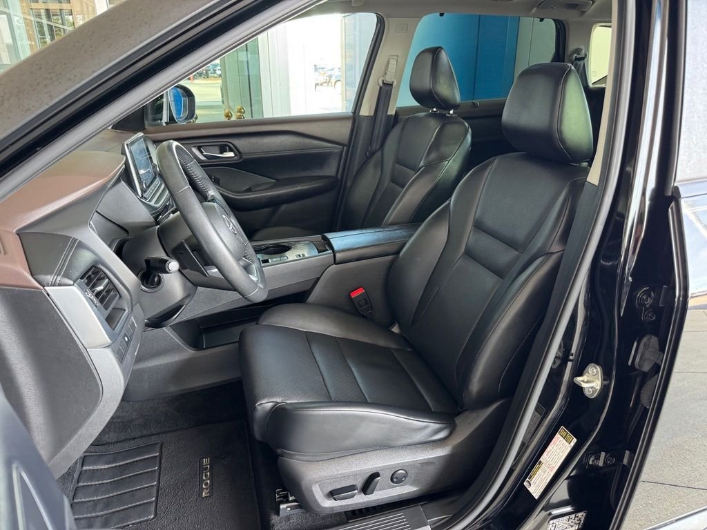 Used 2023 Black Nissan SV image 19