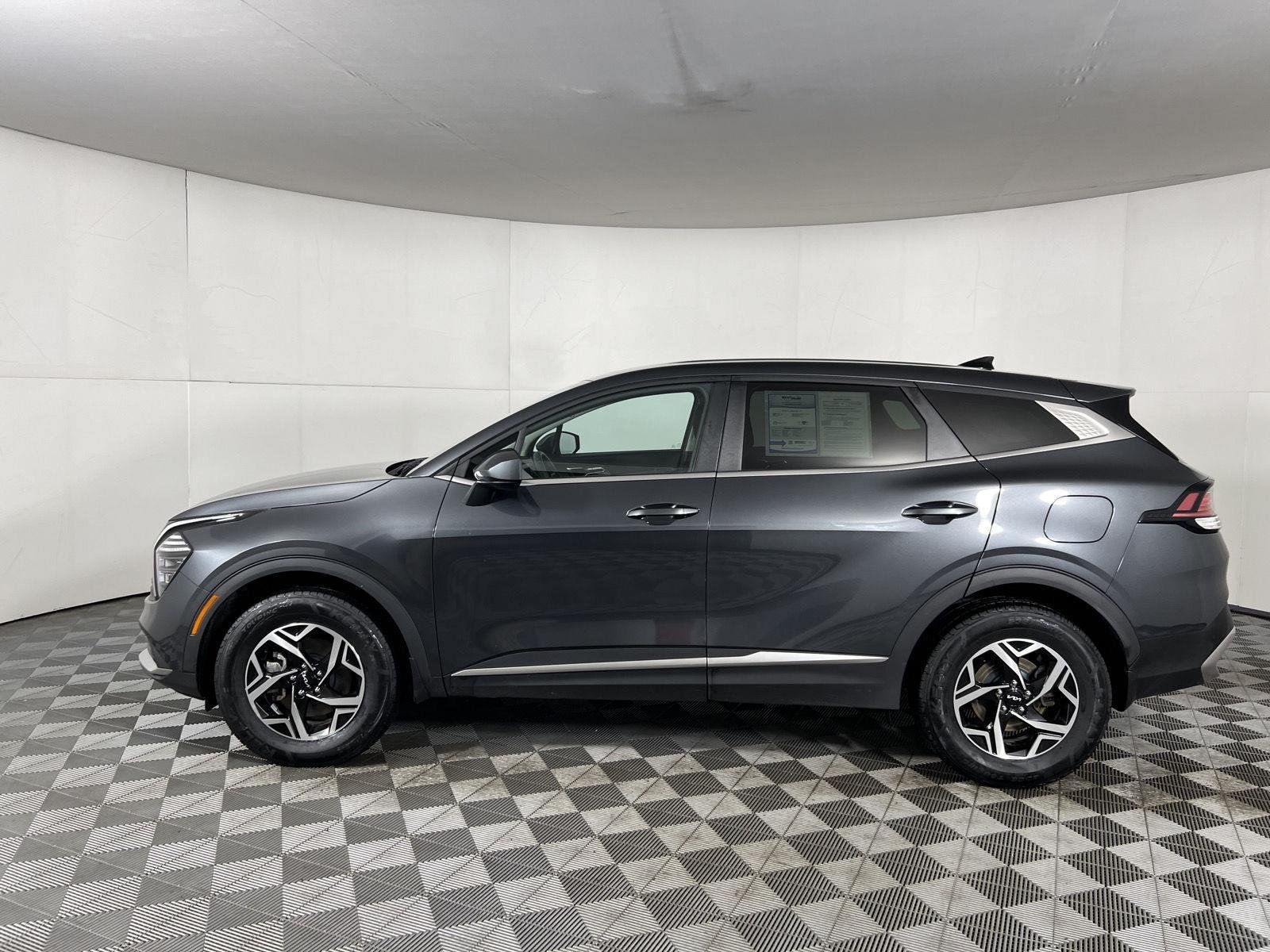 Used 2024 Gravity Gray Kia LX image 17