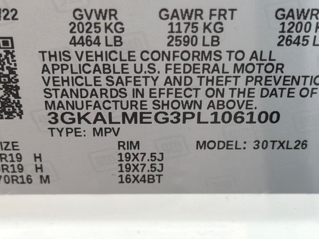 Used 2023 White GMC SLE image 34
