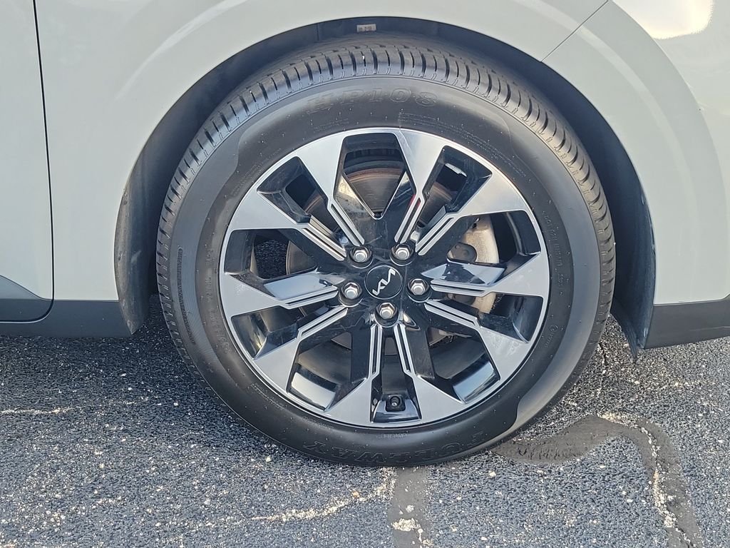 Certified Used 2024 Ceramic Silver Kia EX image 28