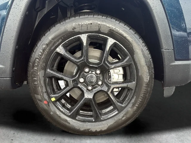 New 2026 Fathom Blue Pearl Coat Jeep Latitude image 9