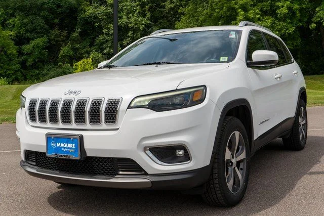 Used 2019 White Jeep Limited image 2