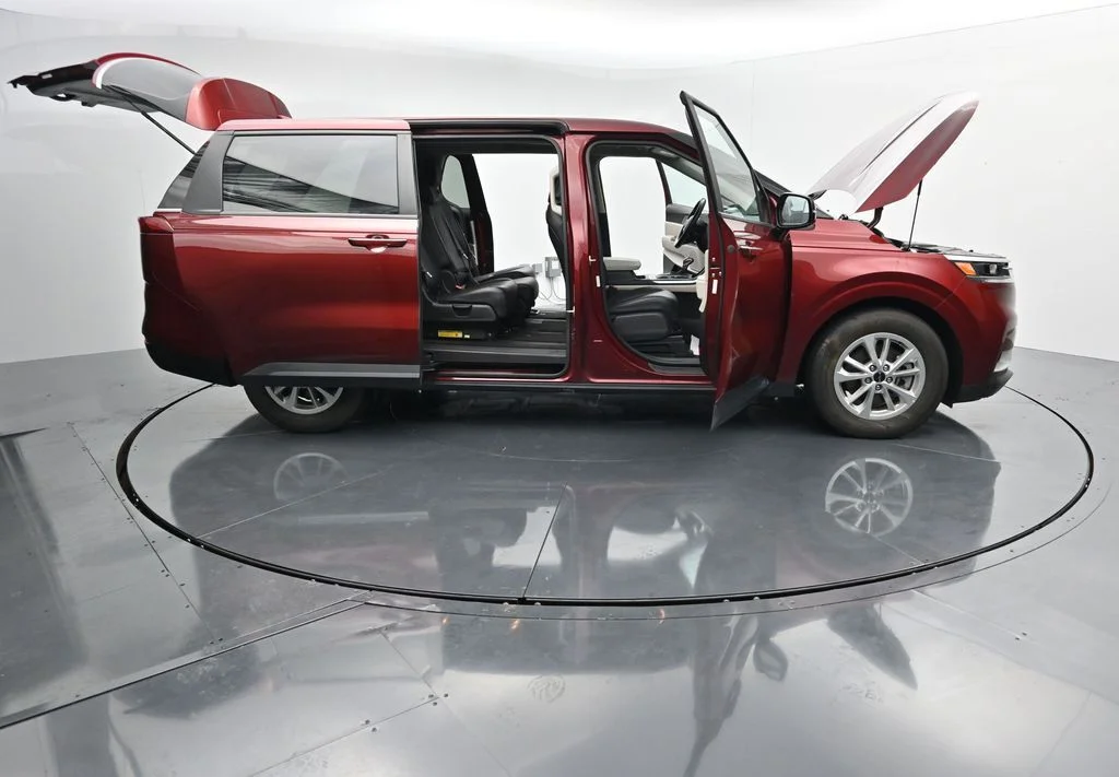Used 2024 Red Kia LX image 44