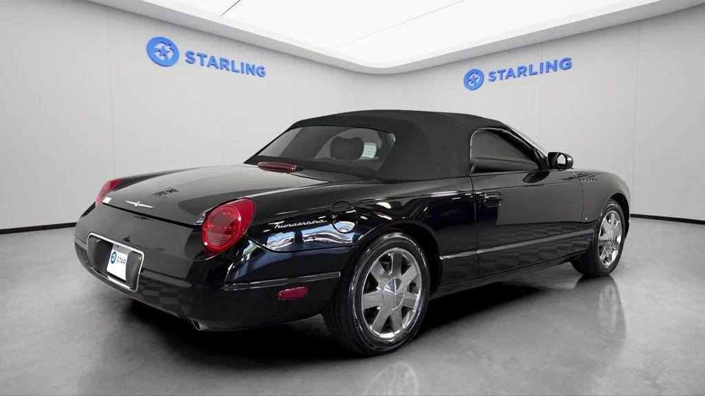 Used 2003  Ford Deluxe image 21