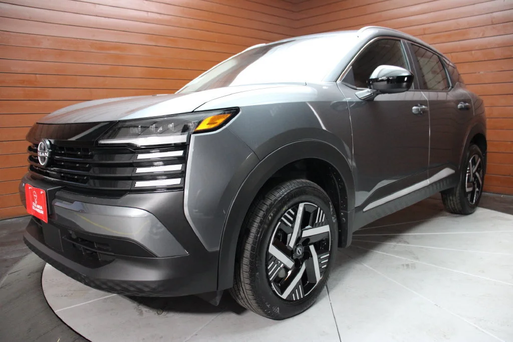 New 2027 Gun Metallic Nissan SV image 21