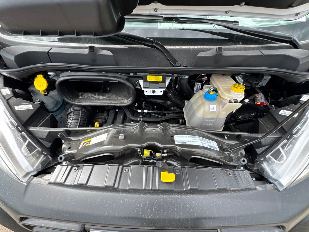 New 2027 Bright White Clearcoat RAM Base image 8