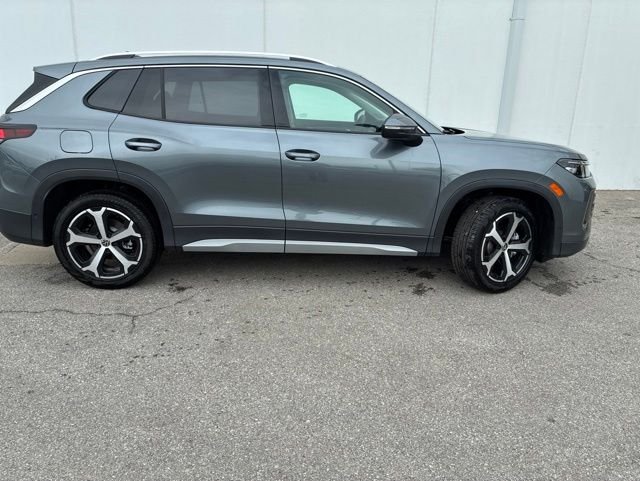 New 2026 Platinum Gray Volkswagen 2.0T SE image 2